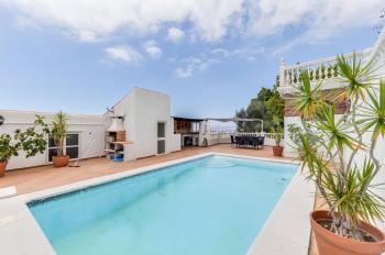7 Bed Detached House for Sale