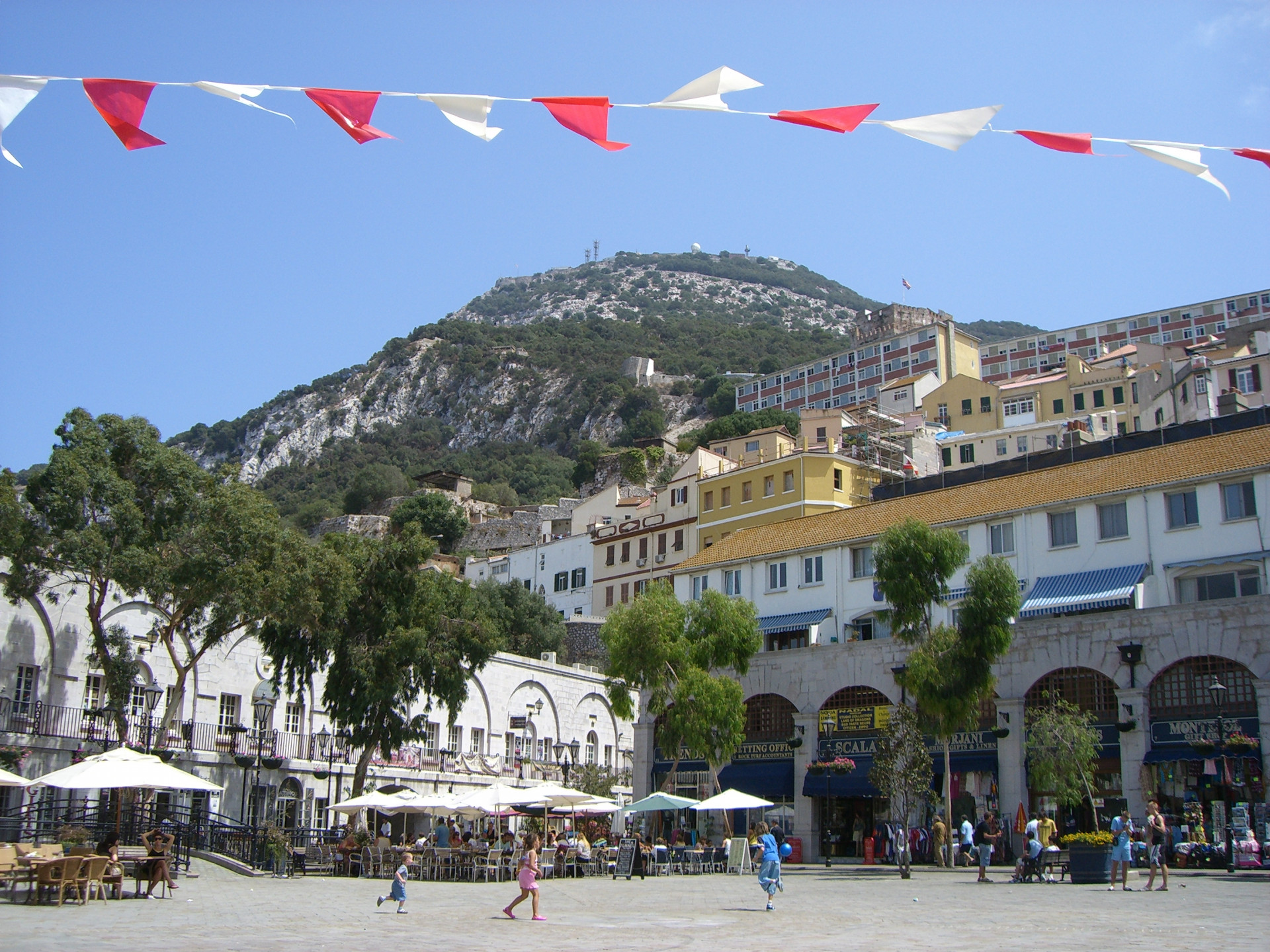 Studio Shop For Sale And Rental In Town Area Gibraltar
