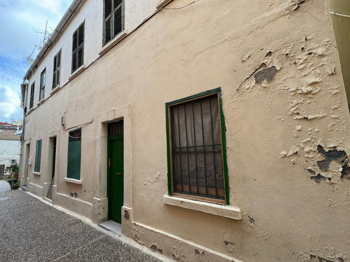 5 bedroom leasehold building for sale upper town gibraltar