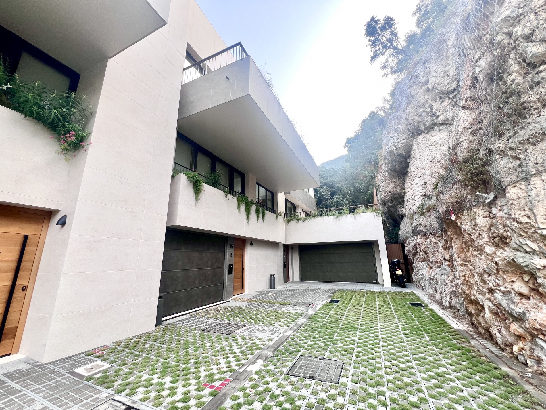 4 bedroom town house for sale and rent north gorge gibraltar