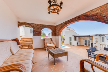 7 Bed Detached Villa for Sale