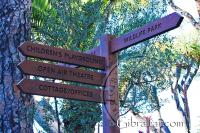 Poste de indicación en los Jardines Botánicos Alameda en Gibraltar