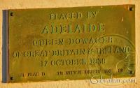 Placa colocada por la Reina Adelaida Dowager  en 1838