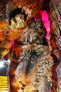Coladas que han cubierto las paredes de la Cueva de San Miguel